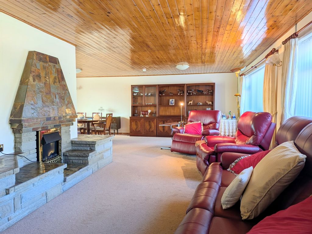 Property photo 2 of 14 1000001470