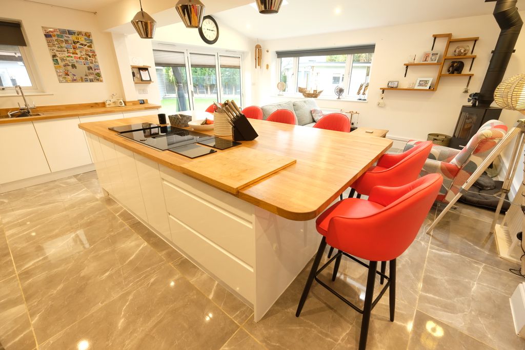 Property photo 3 of 23 Kitchen/Family Room