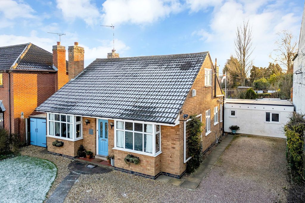 Property photo 1 of 38