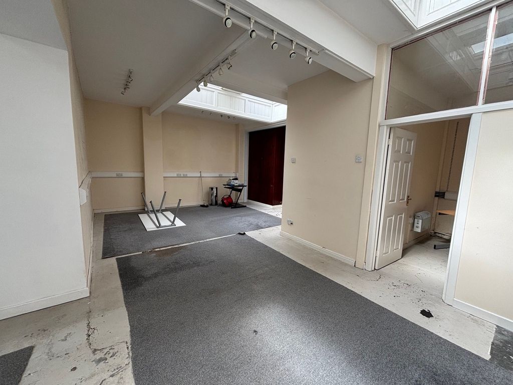 Property photo 3 of 6 Not Specified