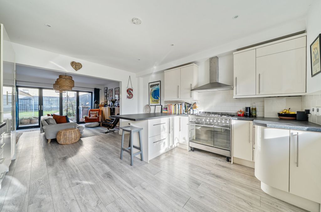 Property photo 3 of 22 Kitchen