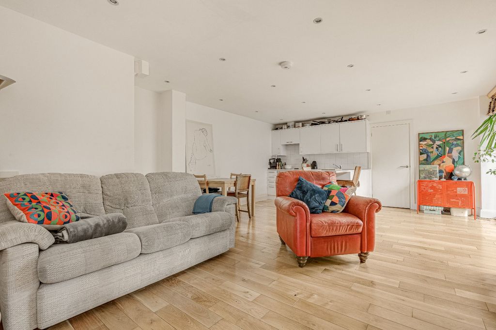 Property photo 3 of 7