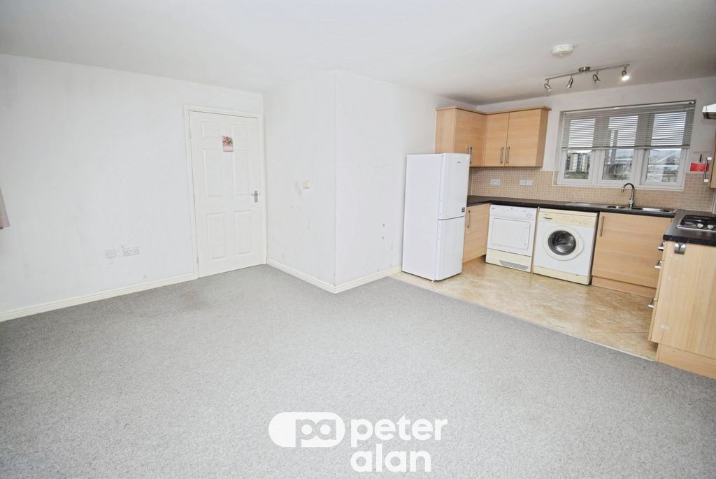 Property photo 2 of 9 Image