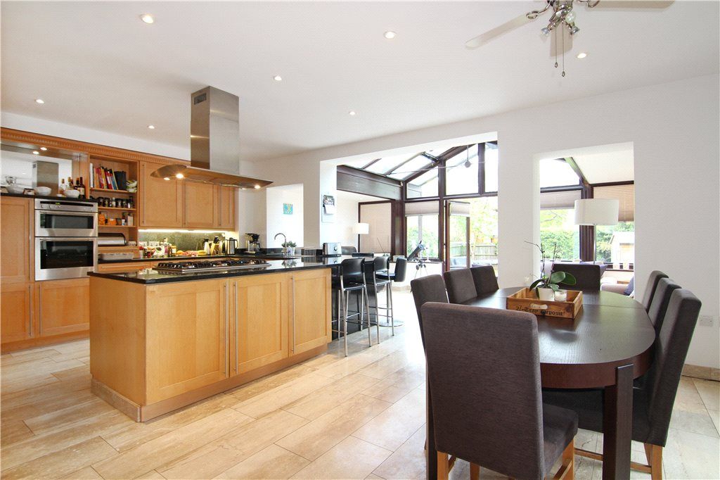 Property photo 2 of 16 Picture No. 21