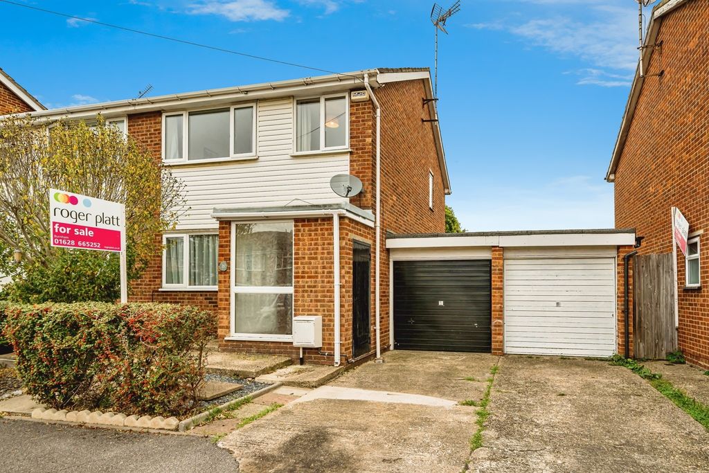 Property photo 2 of 17