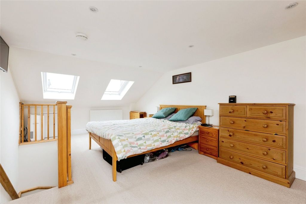 Property photo 3 of 17 Picture No. 01
