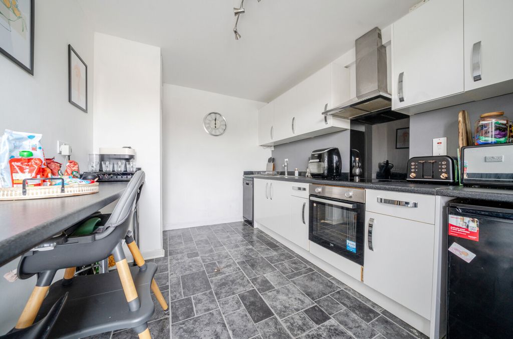 Property photo 3 of 25 1343311-22-68A5Fd...