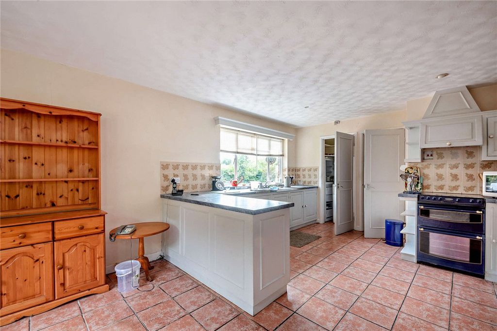 Property photo 3 of 21 Picture No. 11