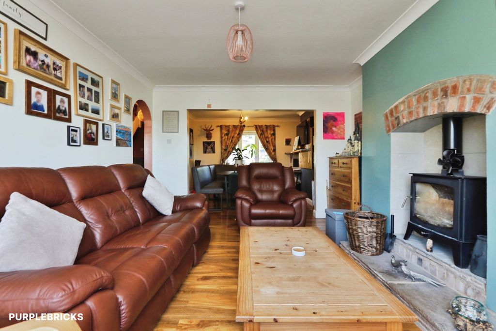 Property photo 2 of 36