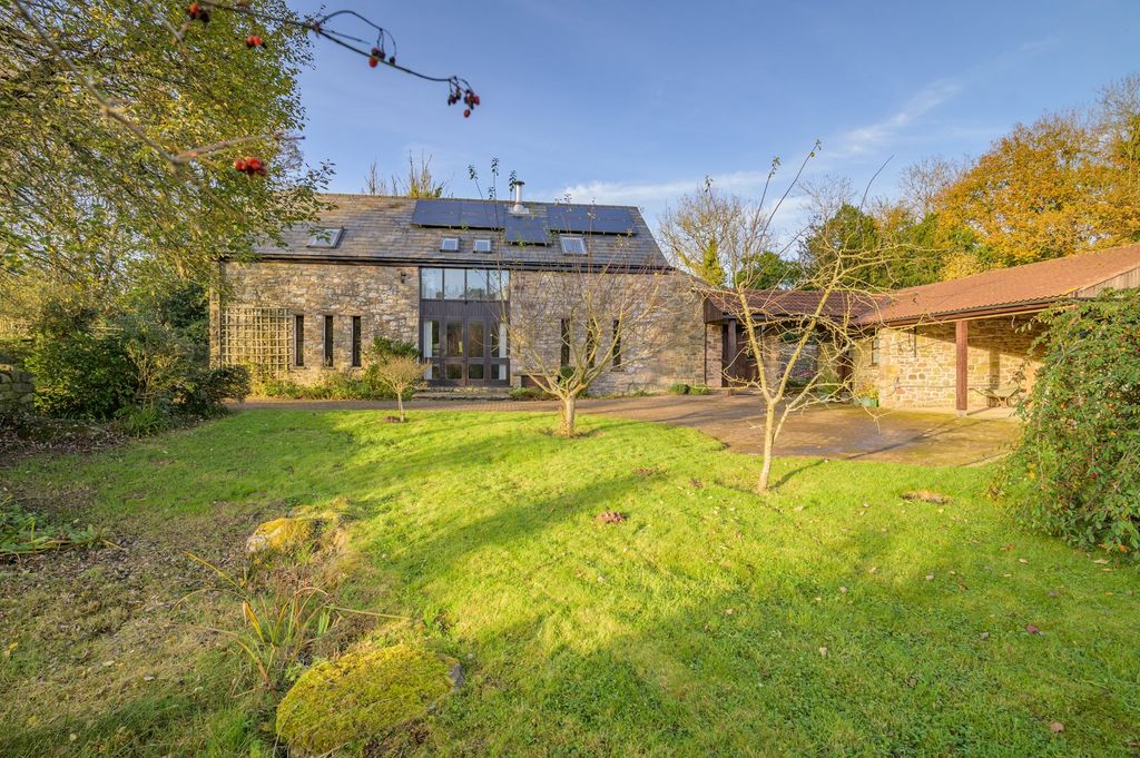 Property photo 1 of 33