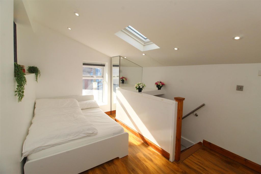 Property photo 3 of 10 Img_2095.Jpg