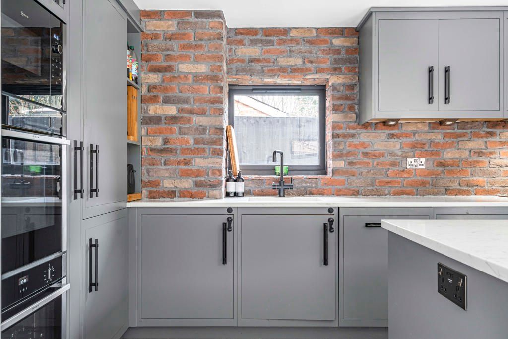Property photo 3 of 16 Kitchen