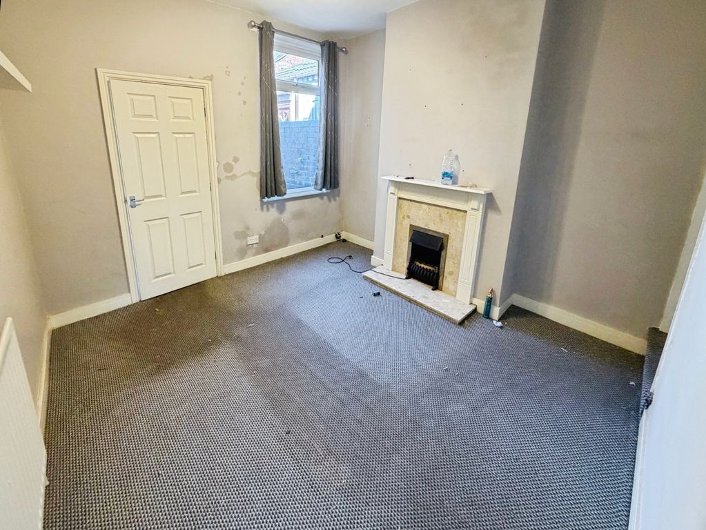 Property photo 3 of 9 Living Room