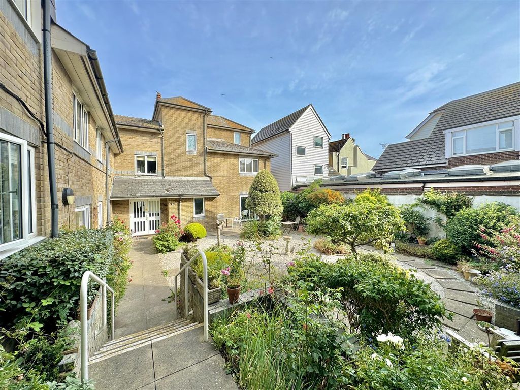Property photo 2 of 16