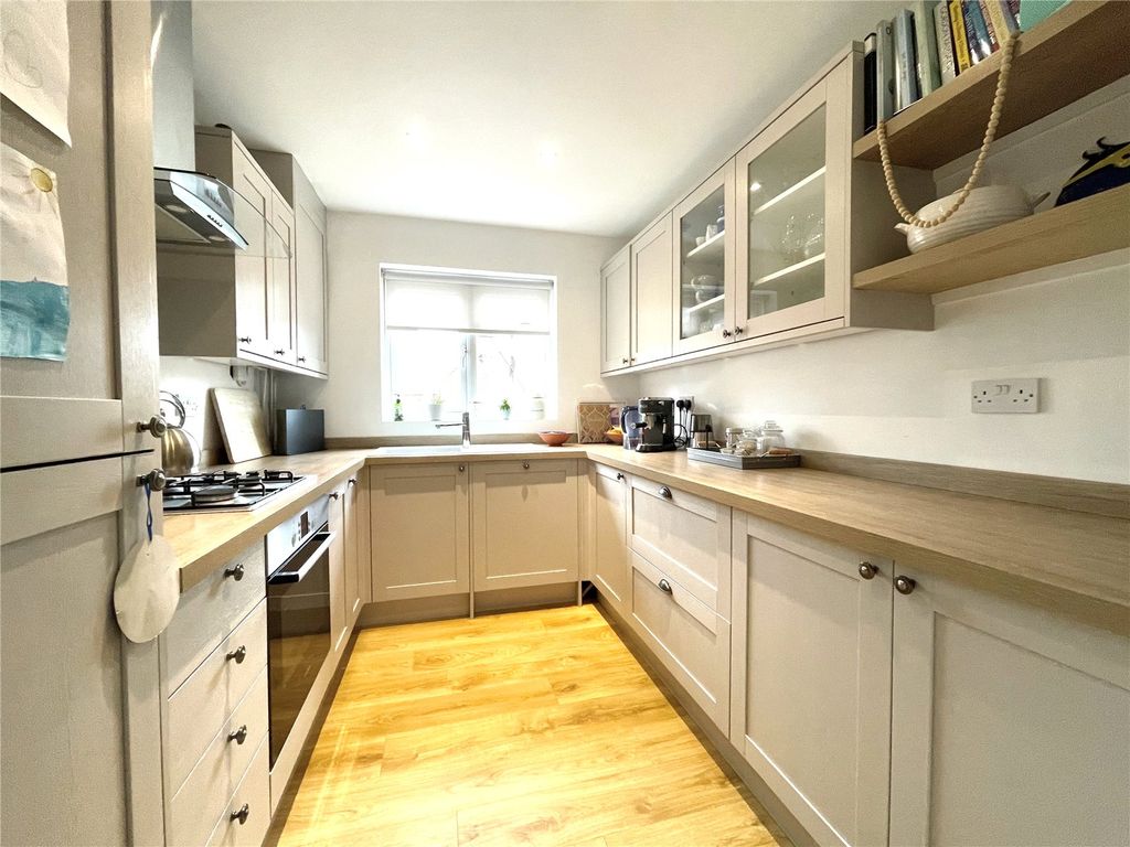 Property photo 3 of 10 Picture No. 11