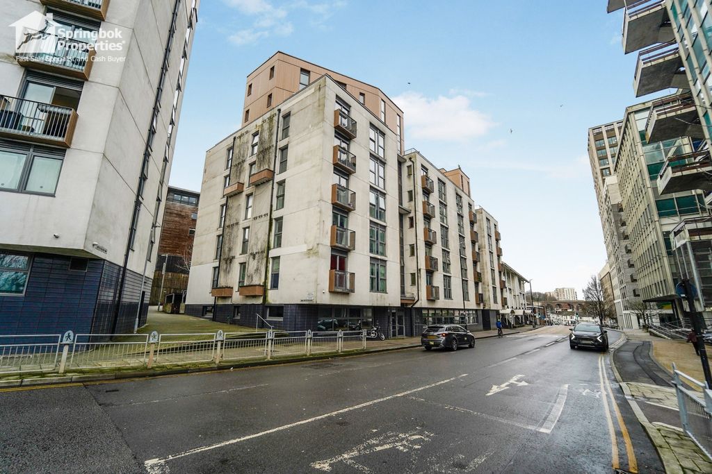 Property photo 1 of 9 Front View