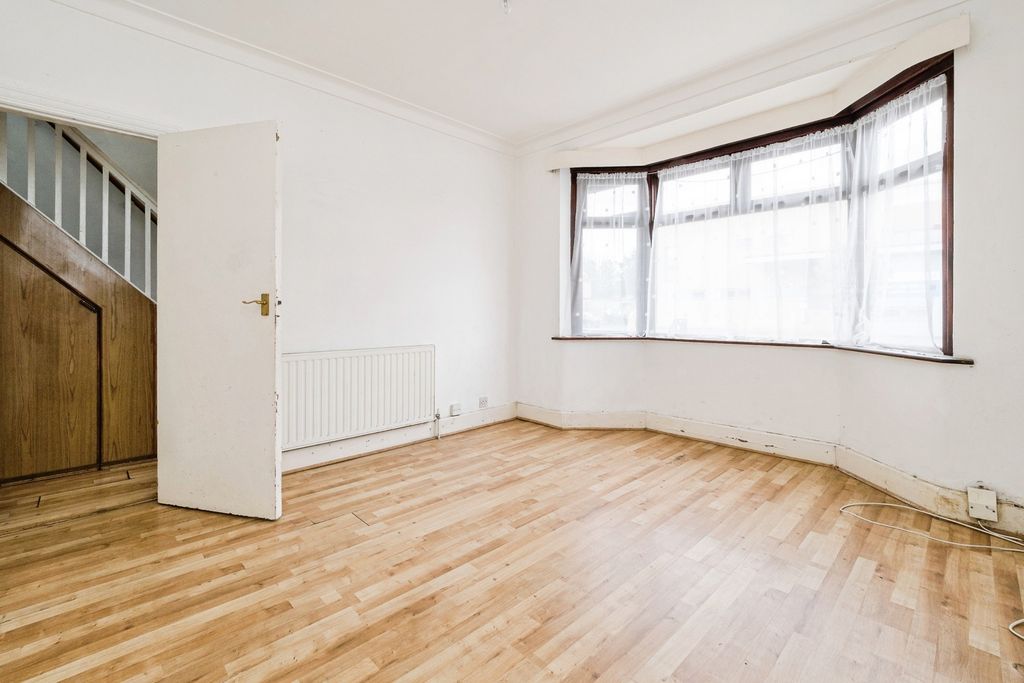 Property photo 2 of 41 Pbox-Img.Jpg