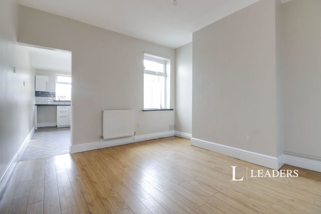 Property photo 3 of 11 Dining Room