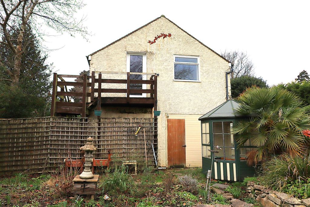 Property photo 3 of 23