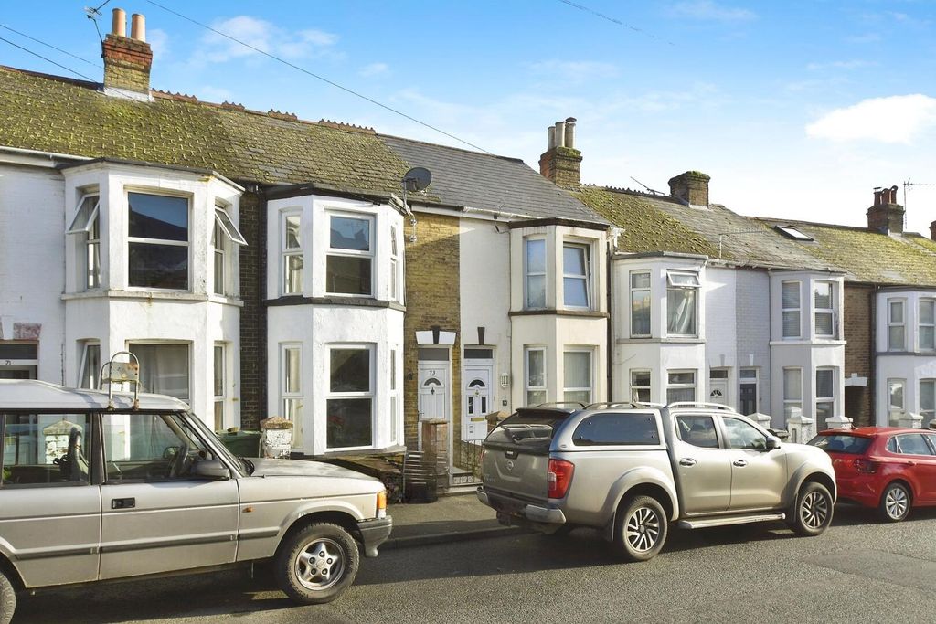 Property photo 1 of 11 Front (Exterior)