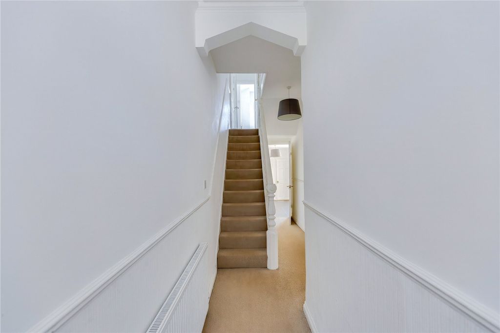 Property photo 2 of 26 Picture No. 28