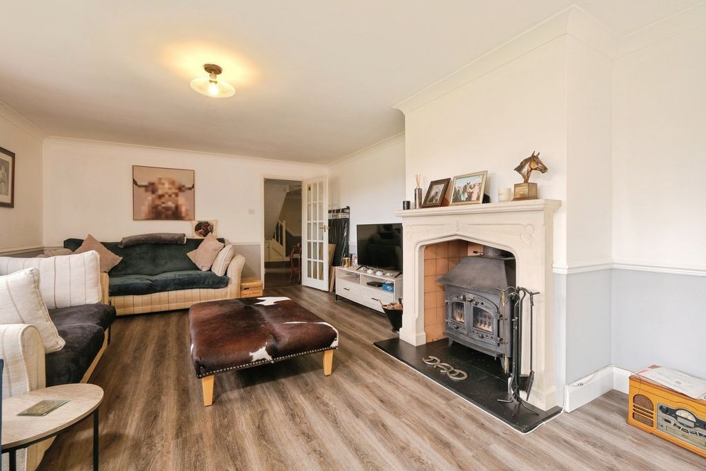 Property photo 3 of 35