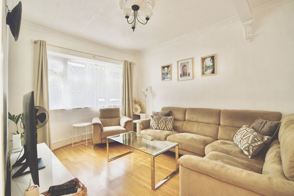 Property photo 2 of 15 Pbox-Img.Jpg