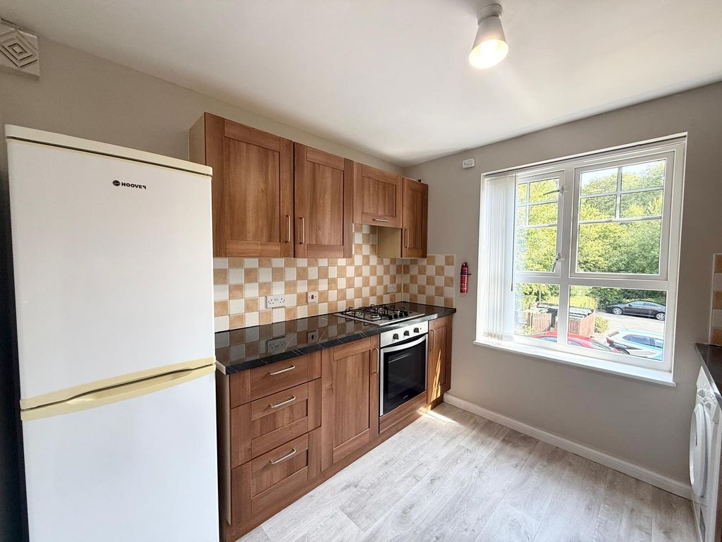 Property photo 2 of 12 Picture No. 16