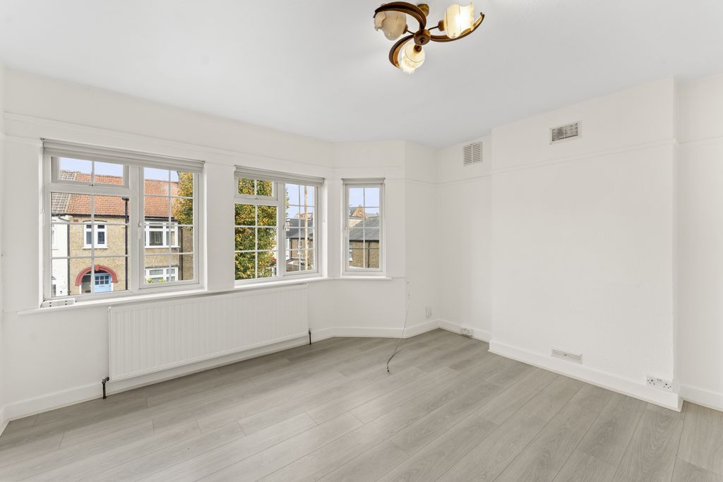 Property photo 3 of 10 Photo 3