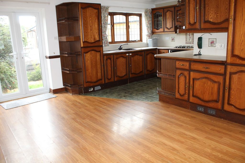 Property photo 2 of 9 Fitted  Dining Kitchen