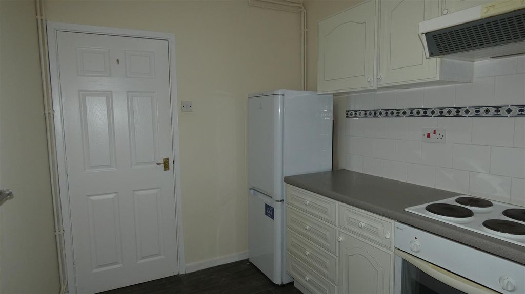 Property photo 2 of 15 P1020111.Jpg