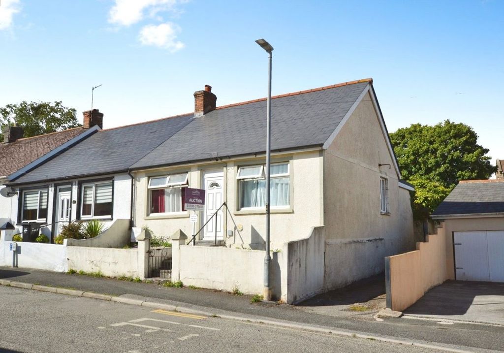 Property photo 1 of 6 209 North Roskear Road - Main