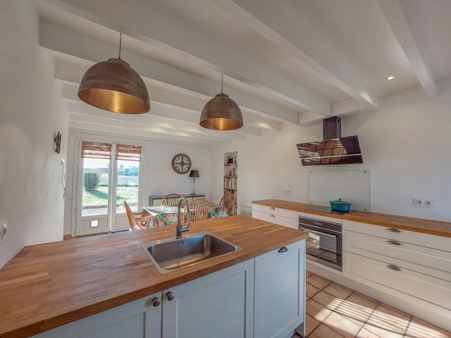 Property photo 2 of 31