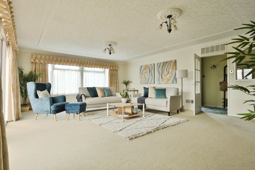 Property photo 3 of 15 4339877