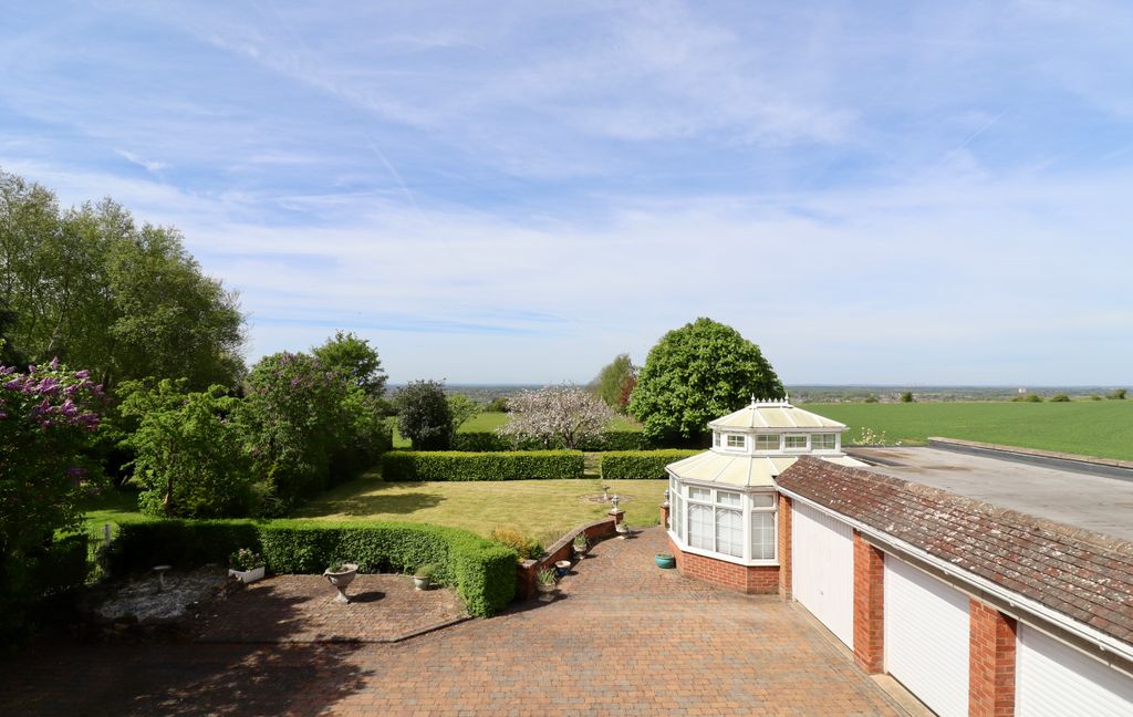 Property photo 2 of 34 Img_2621