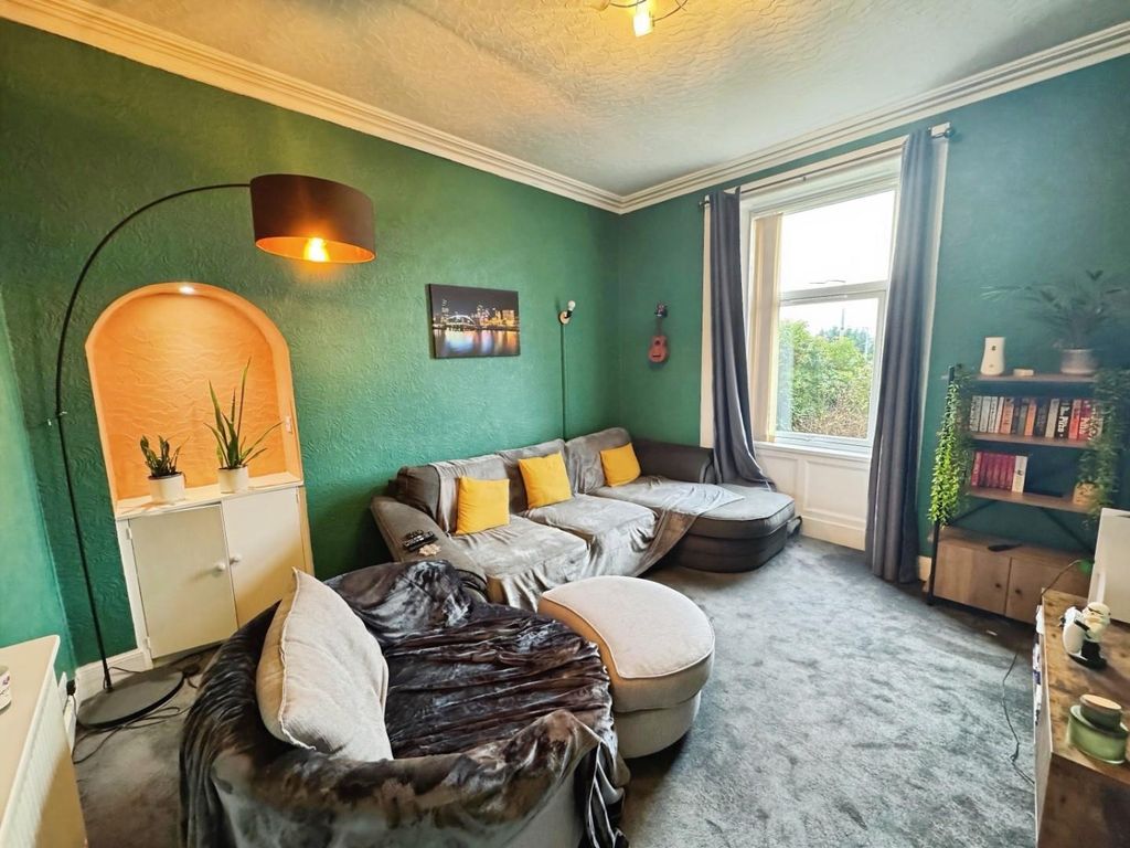 Property photo 3 of 14 1662B8ce-2.Jpg