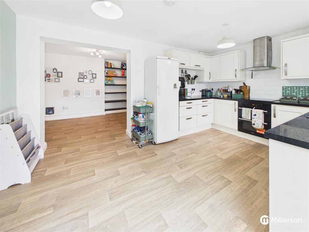 Property photo 2 of 31 Cam05092G0-Pr0154-Still006.Jpg