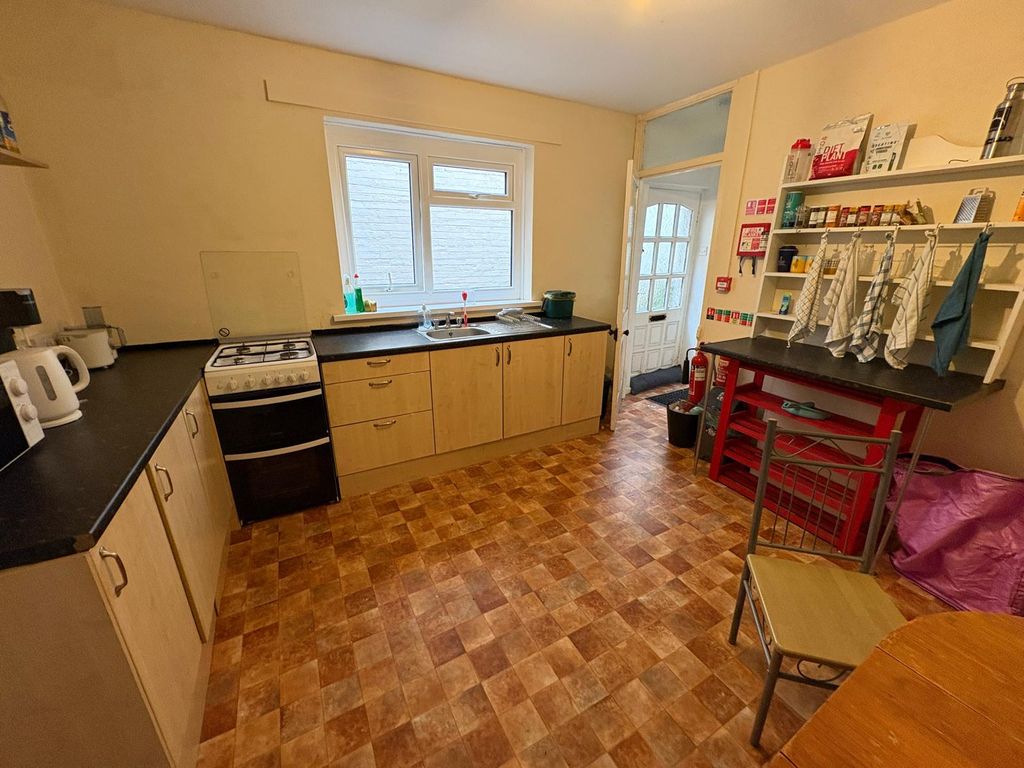 Property photo 3 of 7 x (14)