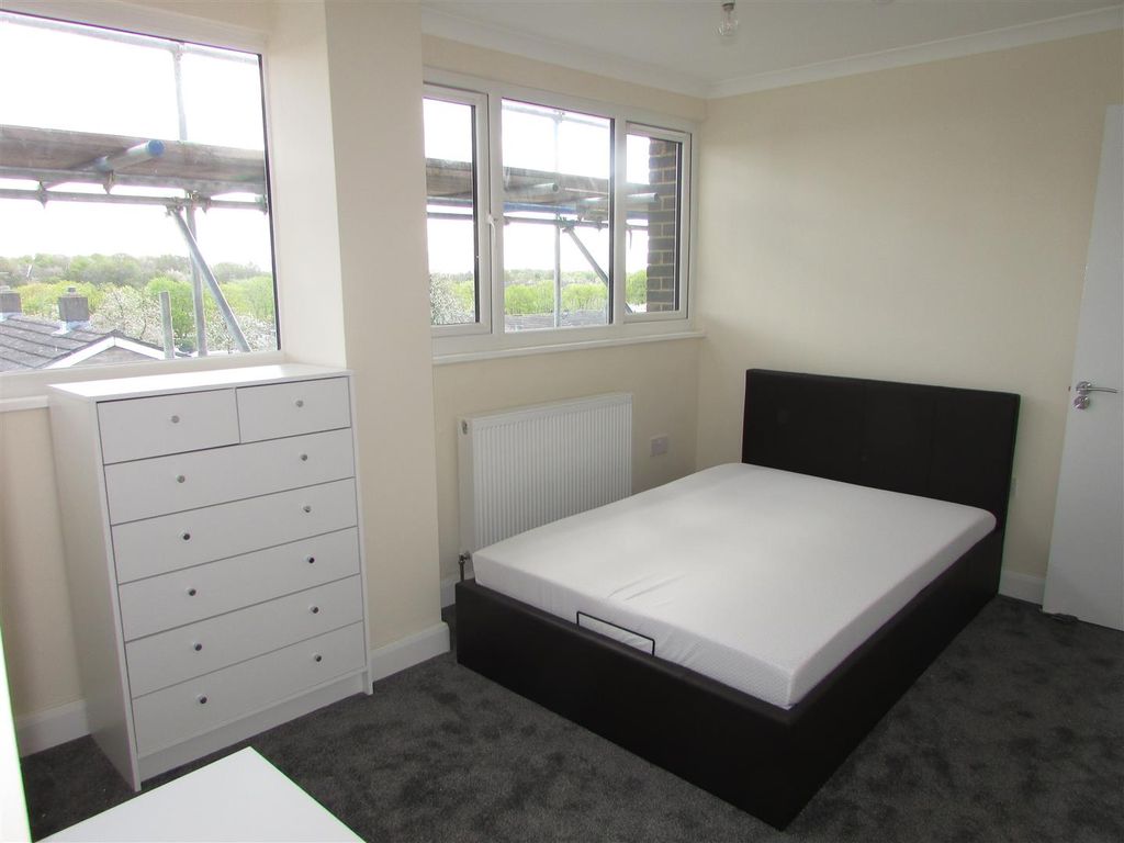 Property photo 1 of 2