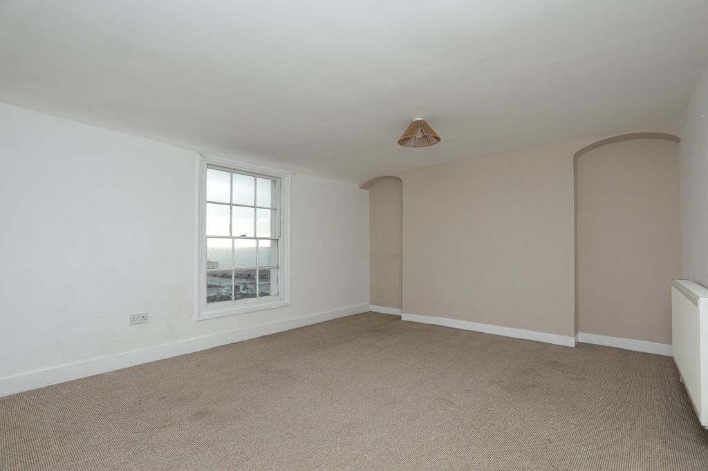 Property photo 2 of 11 Picture 3