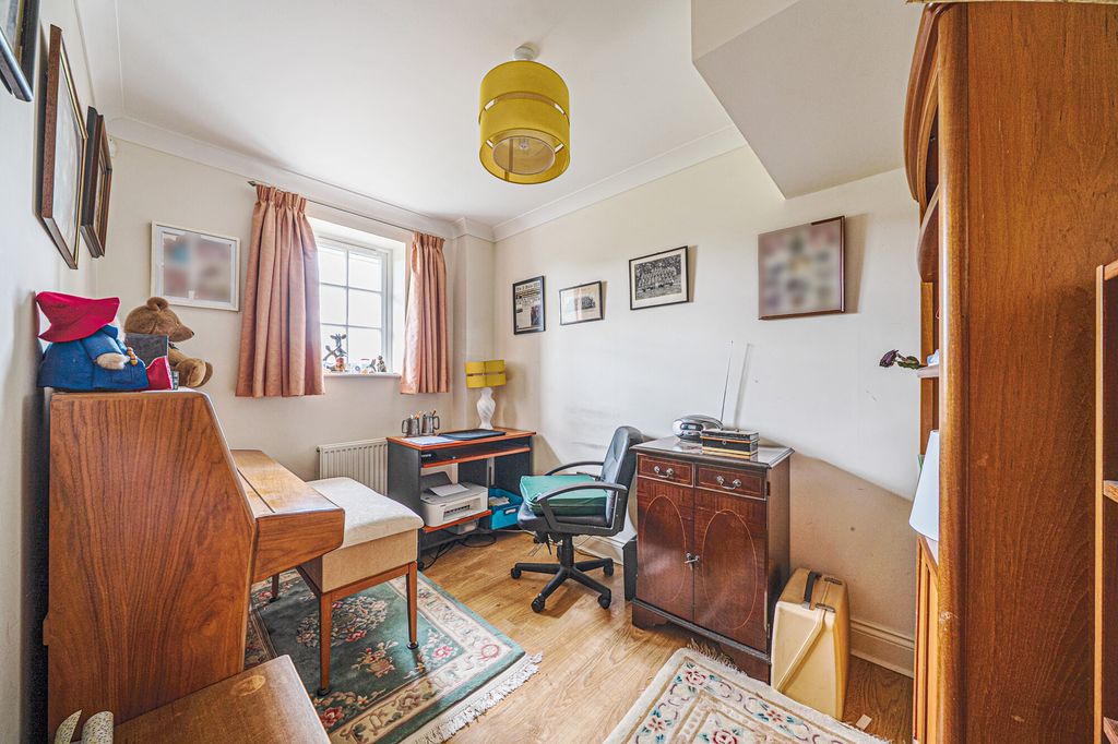 Additional image 8 of 3 bed flat for saleEnborne Gate, Newbury RG14