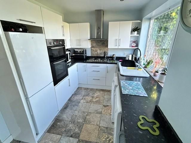 Property photo 3 of 13 Kitchen 2.Jpg