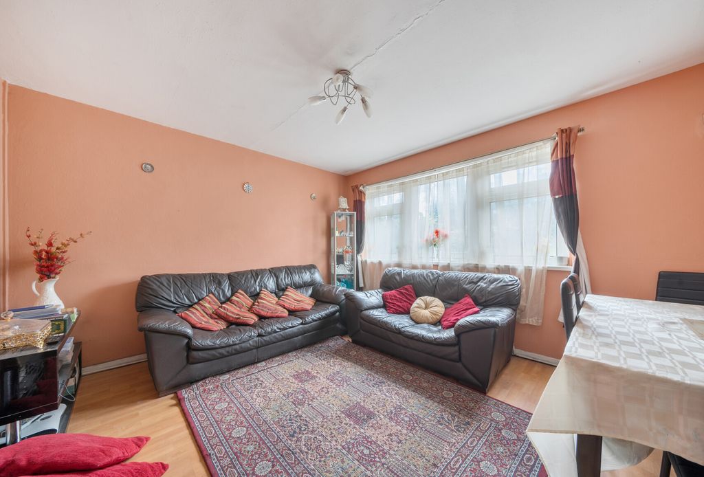 Property photo 2 of 10 1330663-9-688cc81...