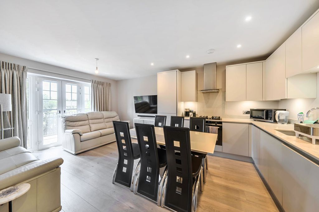 Property photo 2 of 21 1503881-15-6A7B16...