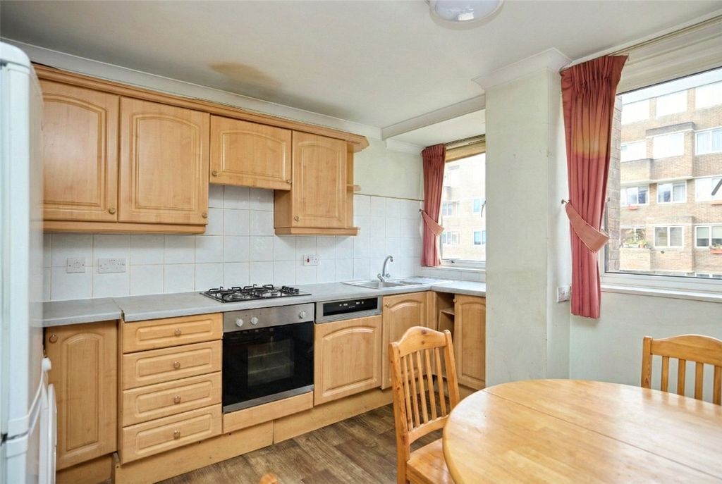 Property photo 2 of 11 Kitchen