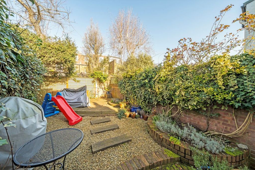 Property photo 3 of 8