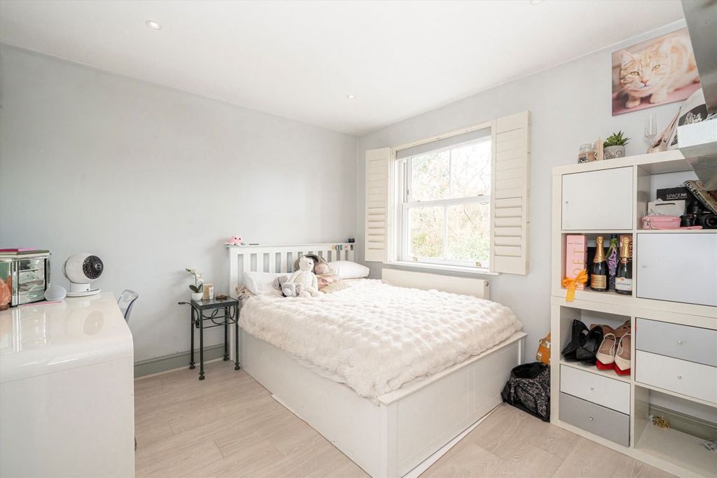 Additional image 6 of 5 bed property for saleWensleydale Road, Hampton TW12