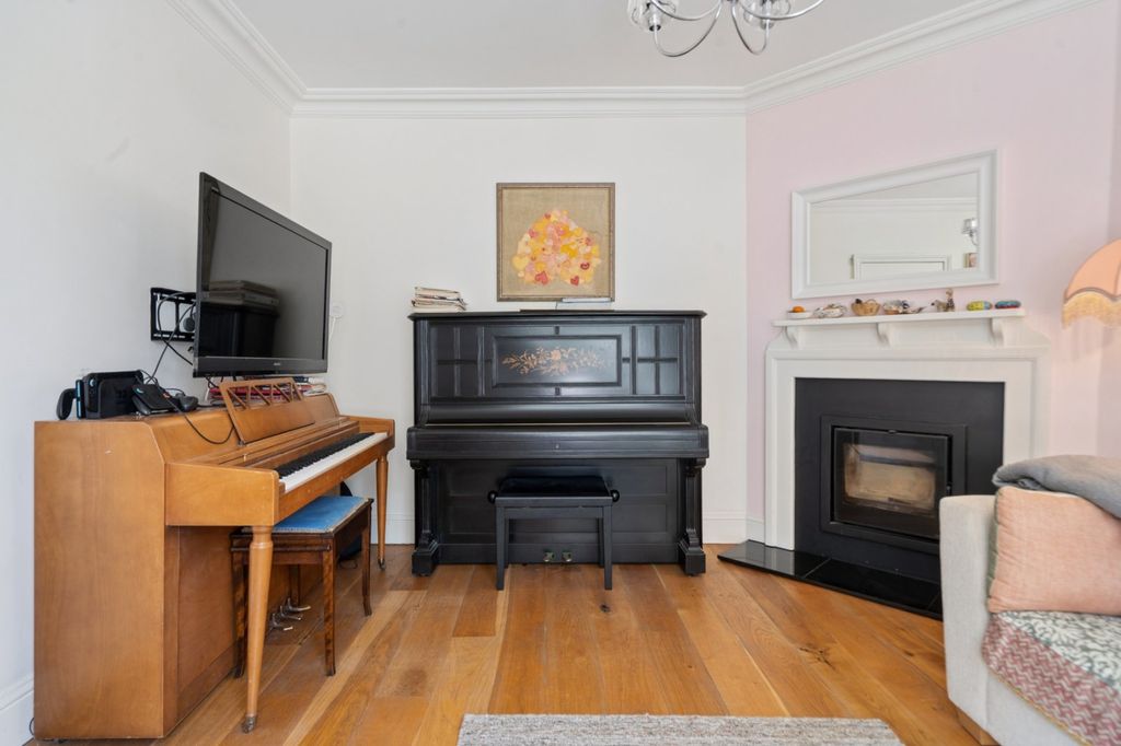 Property photo 3 of 18 Log Burner