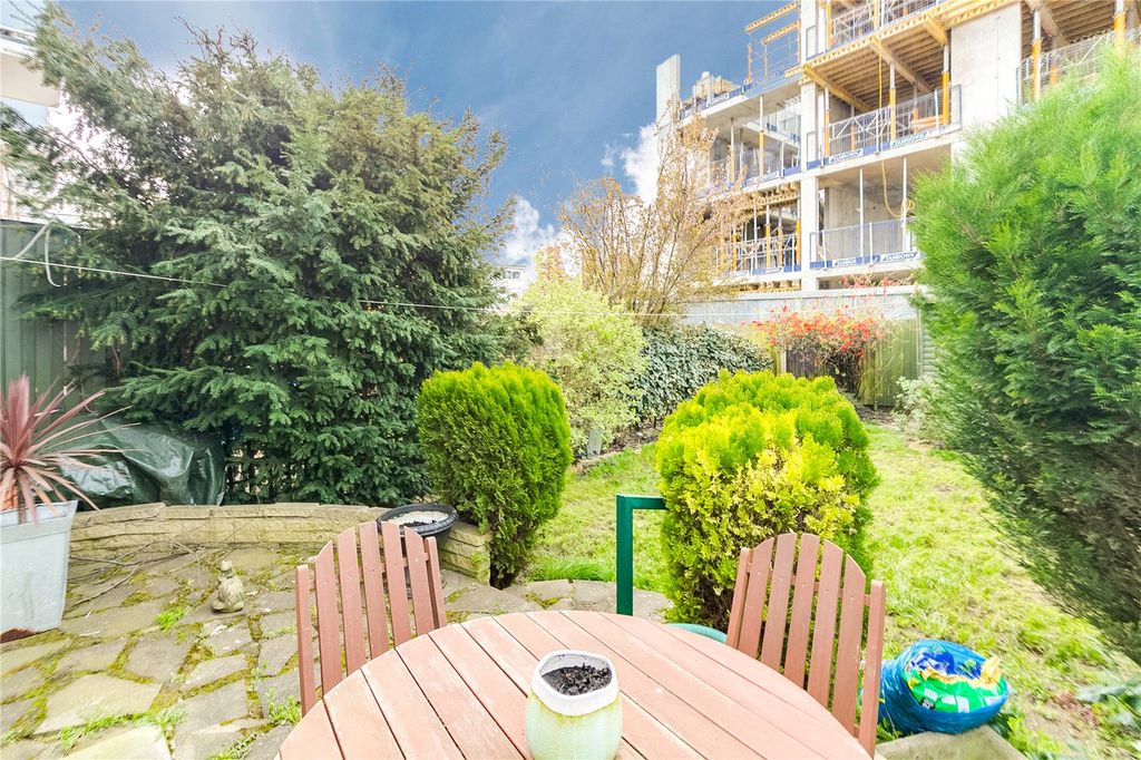 Property photo 2 of 10