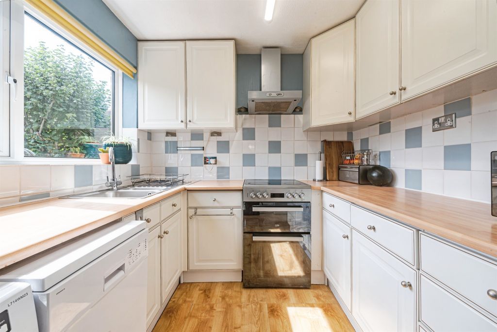 Property photo 2 of 17